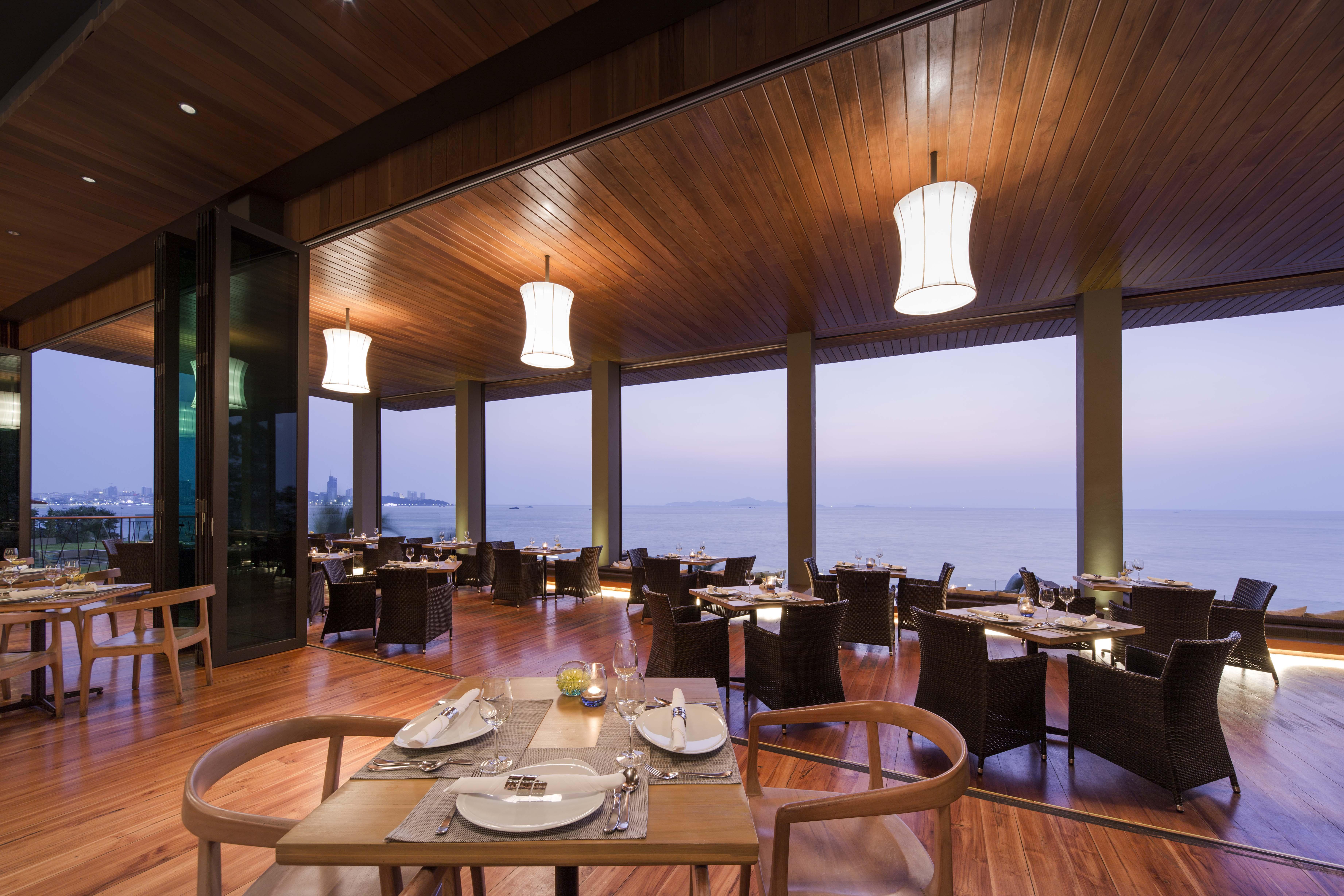 Cape Dara Resort Патая Екстериор снимка