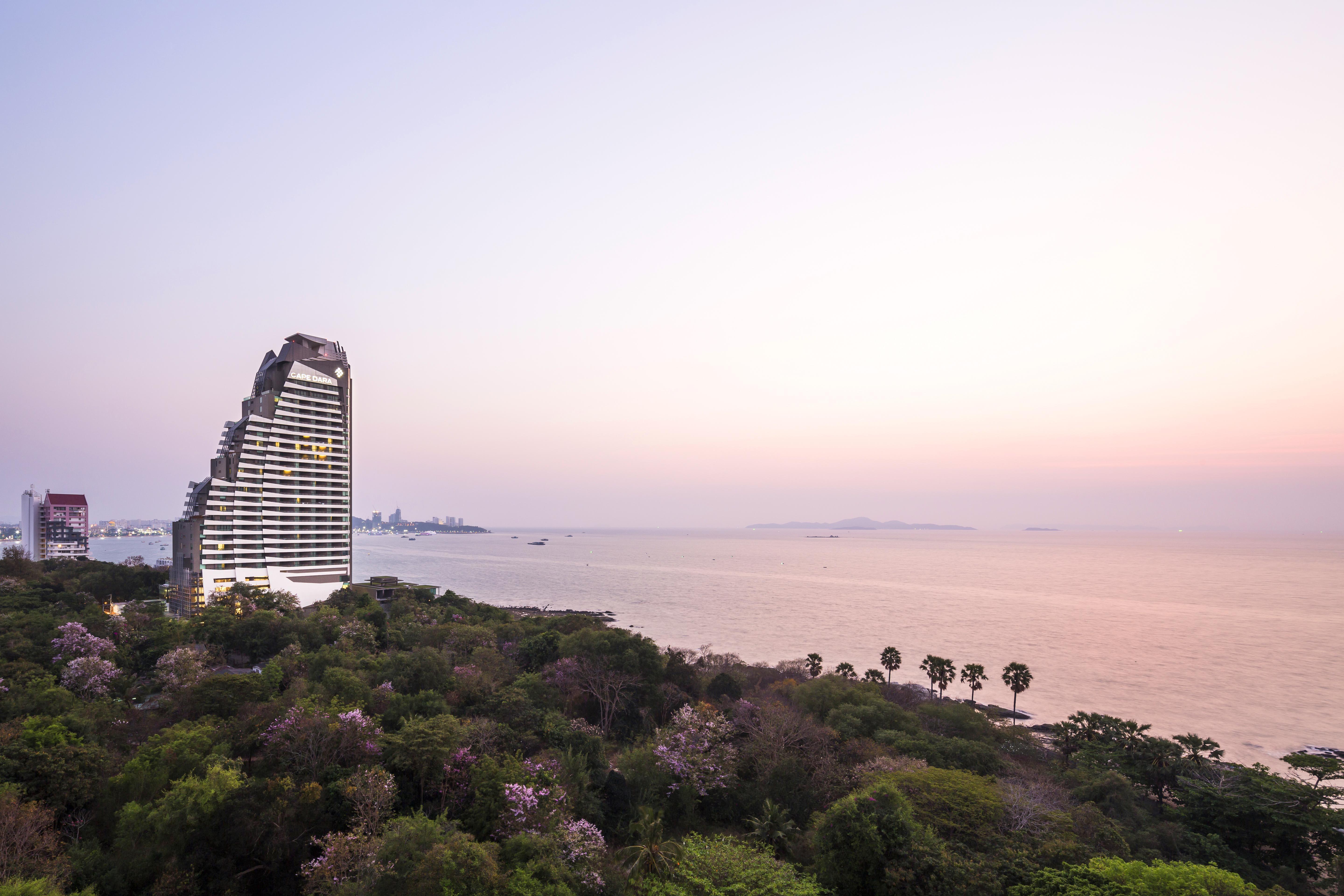 Cape Dara Resort Патая Екстериор снимка