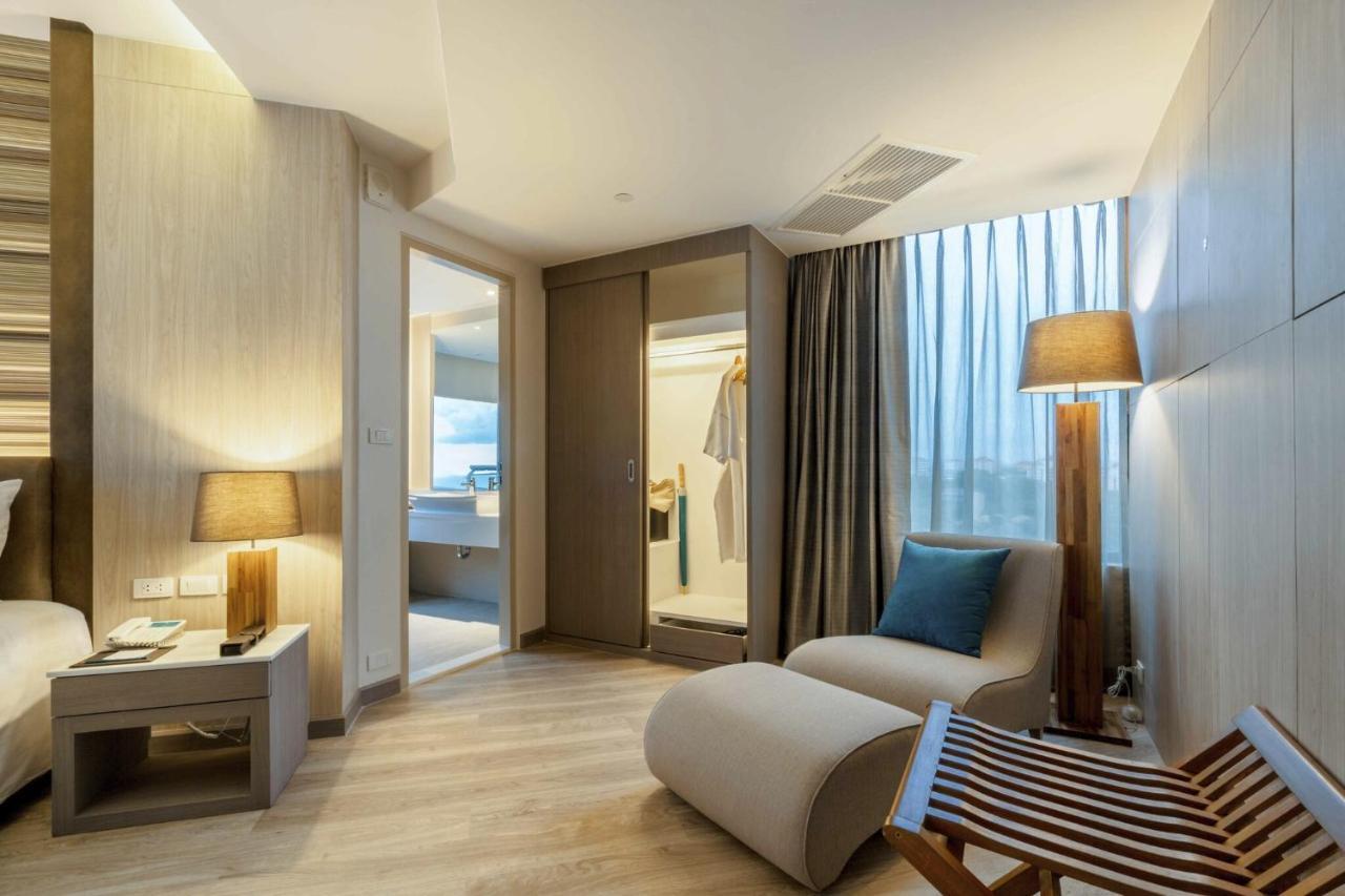 Cape Dara Resort Патая Екстериор снимка